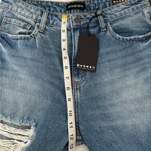 NWT Jeans 13 Cello Distressed Ripped Shredded Mom Y2K Grunge Festival Streetwear - Picture 6 of 14